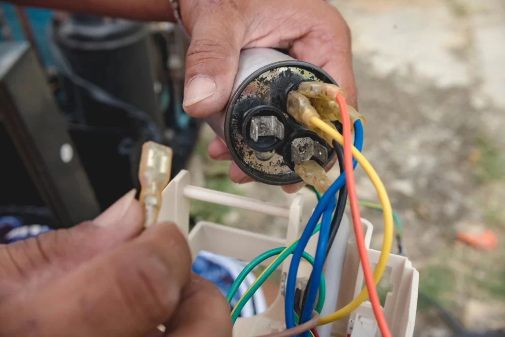 signs of broken and nonfunctioning AC capacitors Nashville, IL